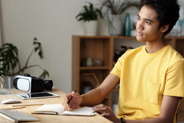 High school student thinking about choosing personal statement topic